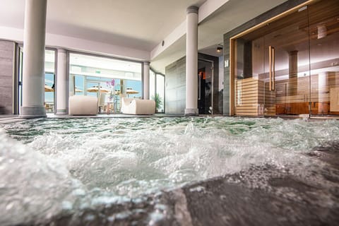 Indoor spa tub