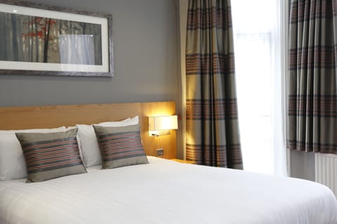 In-room safe, desk, laptop workspace, soundproofing