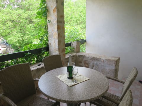 Water, Sky, Property, Plant, Building, Cloud, Swimming Pool, Tree, Residential Area, Grass