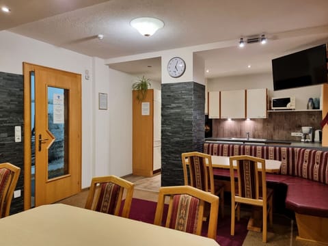 Table, Furniture, Property, Chair, Picture Frame, Wood, Interior Design, Flooring, Floor, Wall