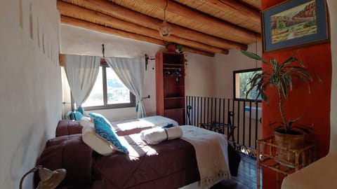 La Casa del Pintor | Premium bedding, down comforters, pillowtop beds, in-room safe