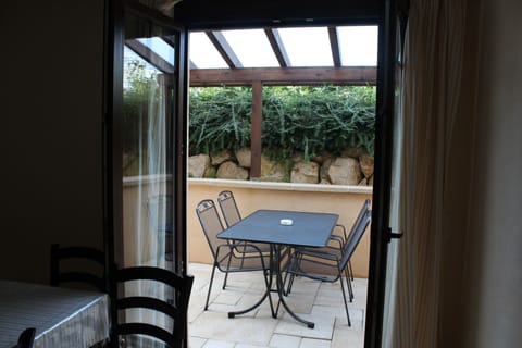 Standard-Apartment, 2 Bedrooms, Terasse (Souterraine) | Terrace/patio