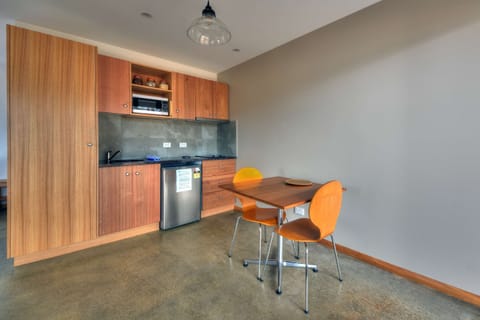 Premium Studio | Private kitchenette | Fridge, microwave, stovetop, electric kettle