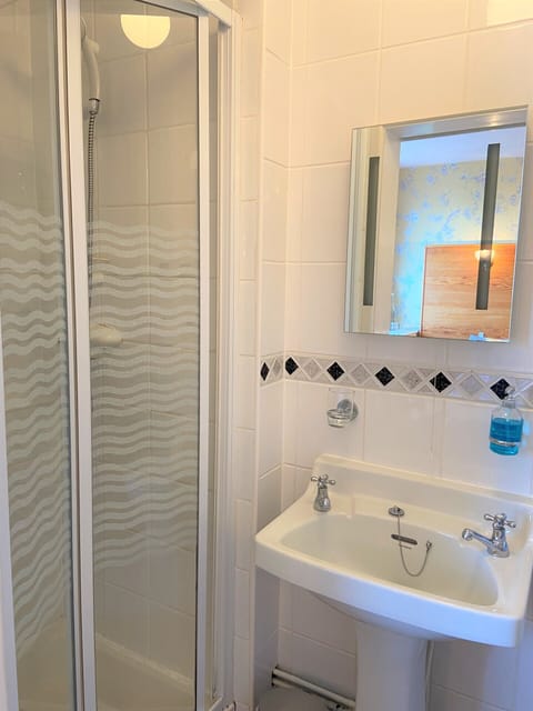 Double Room, Ensuite, Sea View (Small) | Bathroom