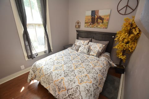 Bedroom 1 Queen sized bed