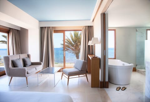 Studio Suite, Private Pool, Sea View | Premium bedding, memory foam beds, minibar, in-room safe