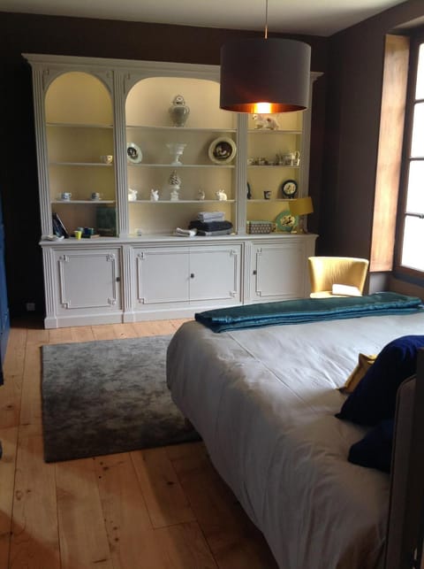 Classic Double Room (Sous le Chêne) | Egyptian cotton sheets, premium bedding, memory foam beds