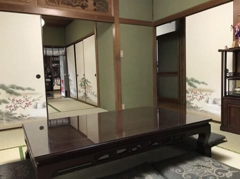 Japanese Style Room | Desk, soundproofing, iron/ironing board, free WiFi