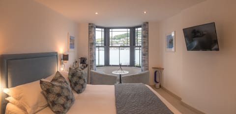 Superior Double Room, Ensuite, Harbor View (Harbour view estuary room)