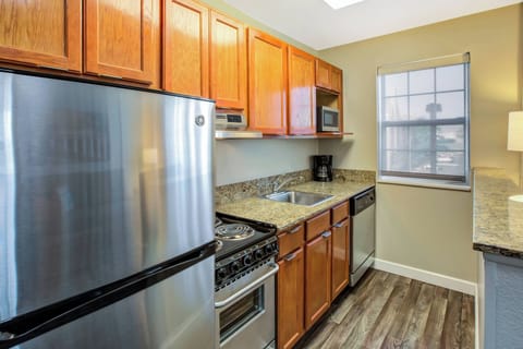 Suite, 2 Bedrooms | Private kitchen | Fridge, microwave, oven, stovetop