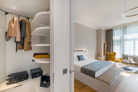 Ambassador Suite with Danube view | Premium bedding, minibar, in-room safe, individually furnished