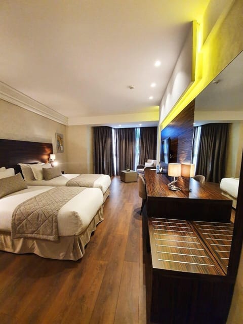 Deluxe Double or Twin Room | Egyptian cotton sheets, premium bedding, Select Comfort beds, minibar