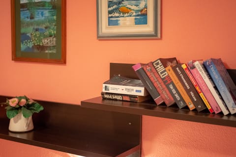 Single Room (Damira) | Memory foam beds, blackout drapes, free WiFi