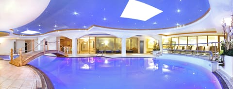2 indoor pools, sun loungers
