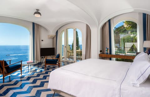 Junior Suite, Private Pool, Sea View | Egyptian cotton sheets, premium bedding, down comforters