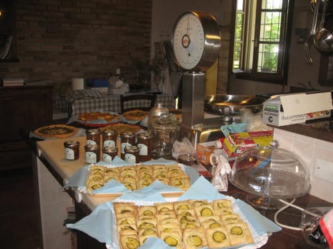 Lunch and dinner served