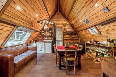 Studio | Living area