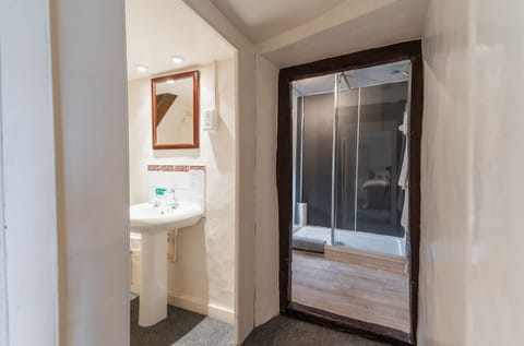 Triple Room, Ensuite | Bathroom