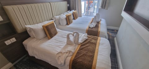 Deluxe Double Room (Room 3) | Free WiFi, bed sheets