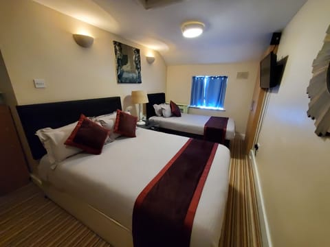 Deluxe Double Room (Room 6) | Free WiFi, bed sheets