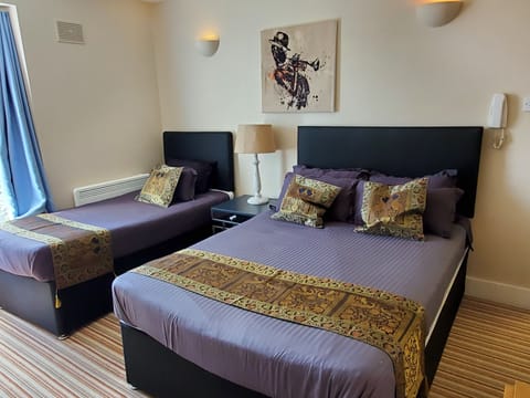 Deluxe Double Room (Room 4) | Free WiFi, bed sheets