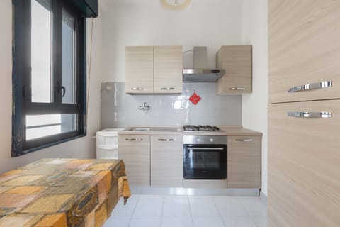 Standard Apartment, 2 Bedrooms | Private kitchen | Fridge, stovetop, cookware/dishes/utensils