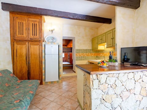 Cabinetry, Property, Furniture, Countertop, Building, Drawer, Wood, Kitchen, Home Appliance, Interior Design