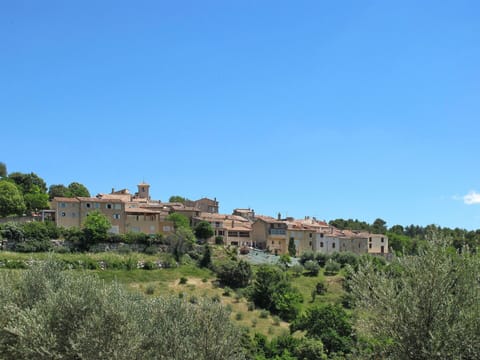Snow, Sky, Cloud, Mountain, Building, Slope, Tree, Plant, House, Natural Landscape