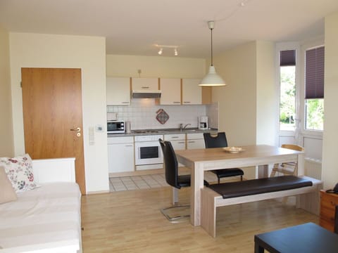 Cloud, Water, Sky, Property, Plant, Swimming Pool, Building, Window, Azure, Blue