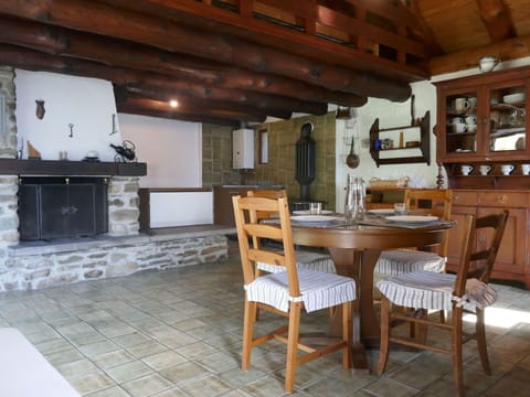 Furniture, Property, Table, Chair, Building, Wood, Cabinetry, Interior Design, Floor, Flooring