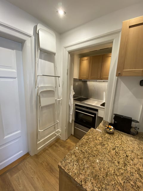 Suite, 2 Bedrooms | Private kitchenette | Fridge, microwave, oven, stovetop