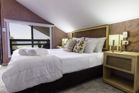 Deluxe Room, Sea View | Premium bedding, free WiFi, bed sheets