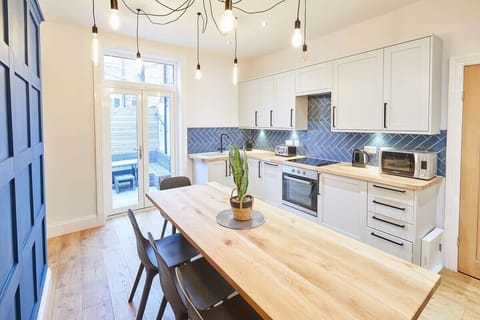 Simba House, Saltburn-by-the-Sea - Host & Stay