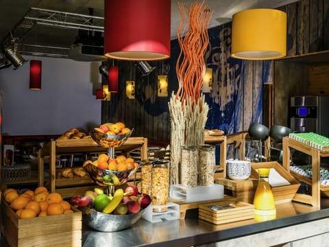 Free buffet breakfast