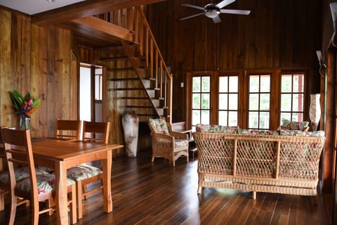 Chalet, 2 Bedrooms, Kitchen, Hill View (Villa Vista) | Living room