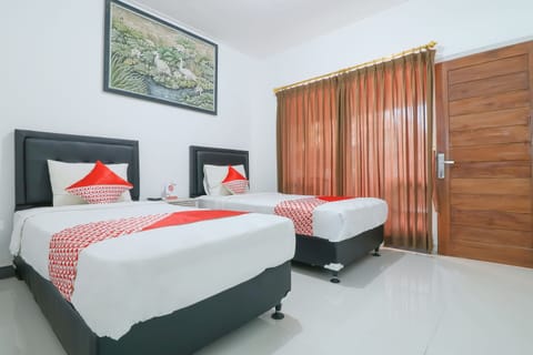 Deluxe Twin Room | Desk, free WiFi, bed sheets