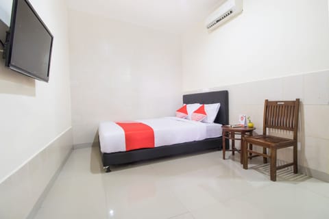 Standard Double Room | Desk, free WiFi, bed sheets