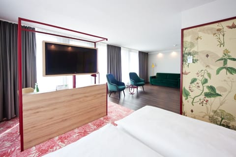 Family Room, 1 Double Bed with Sofa bed | Desk, laptop workspace, blackout drapes, free cribs/infant beds