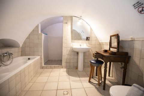 Traditional Apartment, 1 Bedroom, Sea View (Adam & Eve) | Bathroom | Shower, free toiletries, hair dryer, towels