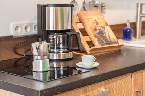 Apartment (Main) | Coffee and/or coffee maker