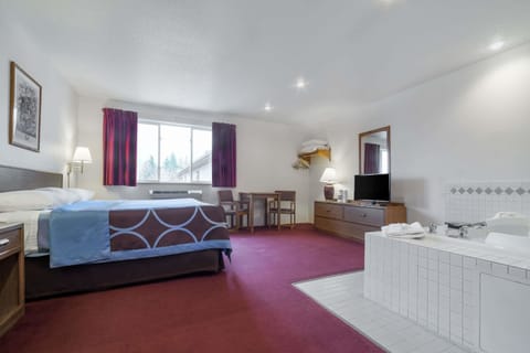 Studio Suite, 1 King Bed, Non Smoking | Blackout drapes, free cribs/infant beds, rollaway beds, free WiFi