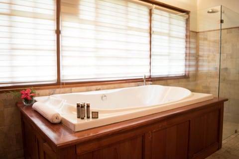 Chimney Suite - Double | Bathroom | Rainfall showerhead, designer toiletries, hair dryer, towels