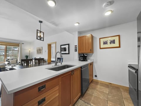 Condo, 2 Bedrooms | Private kitchen | Fridge, oven, dishwasher, coffee/tea maker