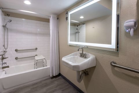 Room, 2 Double Beds, Accessible, Non Smoking (Mobility Accessible) | Accessible bathroom