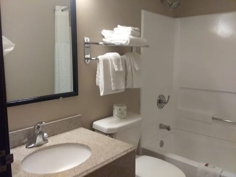 Standard Room, 2 Queen Beds | Bathroom | Free toiletries, hair dryer, towels