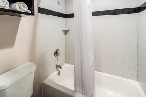 Superior Room, 2 Queen Beds (Smoke Free) | Bathroom | Hydromassage showerhead, free toiletries, hair dryer, towels