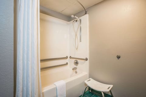 Room, Accessible, Non Smoking | Bathroom | Combined shower/tub, hair dryer, towels