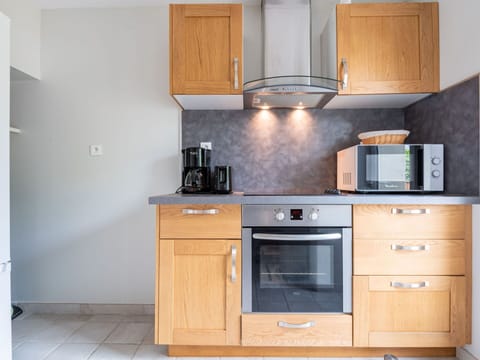 Countertop, Cabinetry, Building, Furniture, Property, Kitchen Stove, Home Appliance, Kitchen Appliance, Kitchen, Drawer