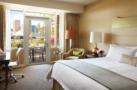 Suite, 1 King Bed (Harbor) | Hypo-allergenic bedding, down comforters, minibar, in-room safe