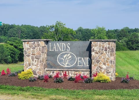 Lands' End Entry Sign 2024